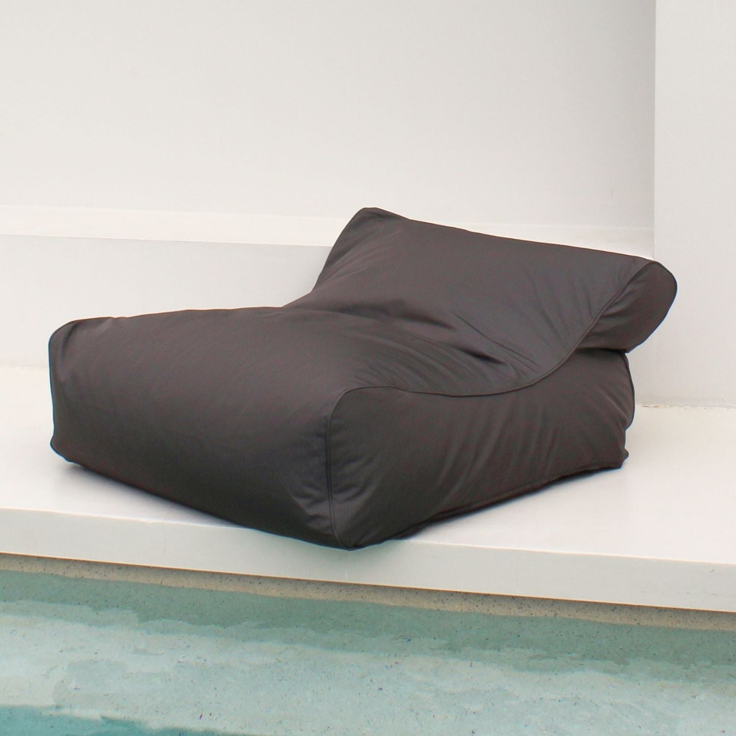 Oyster Black Double Seater Outdoor Bean Bag Chair - Chilll UV by Mooi Living, MOCHUVBB-OYSBLA